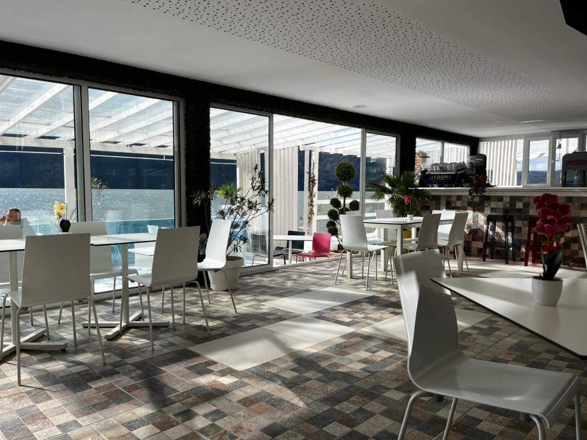 Riviera 990 - Resort & Restaurant Eselnita Exterior foto