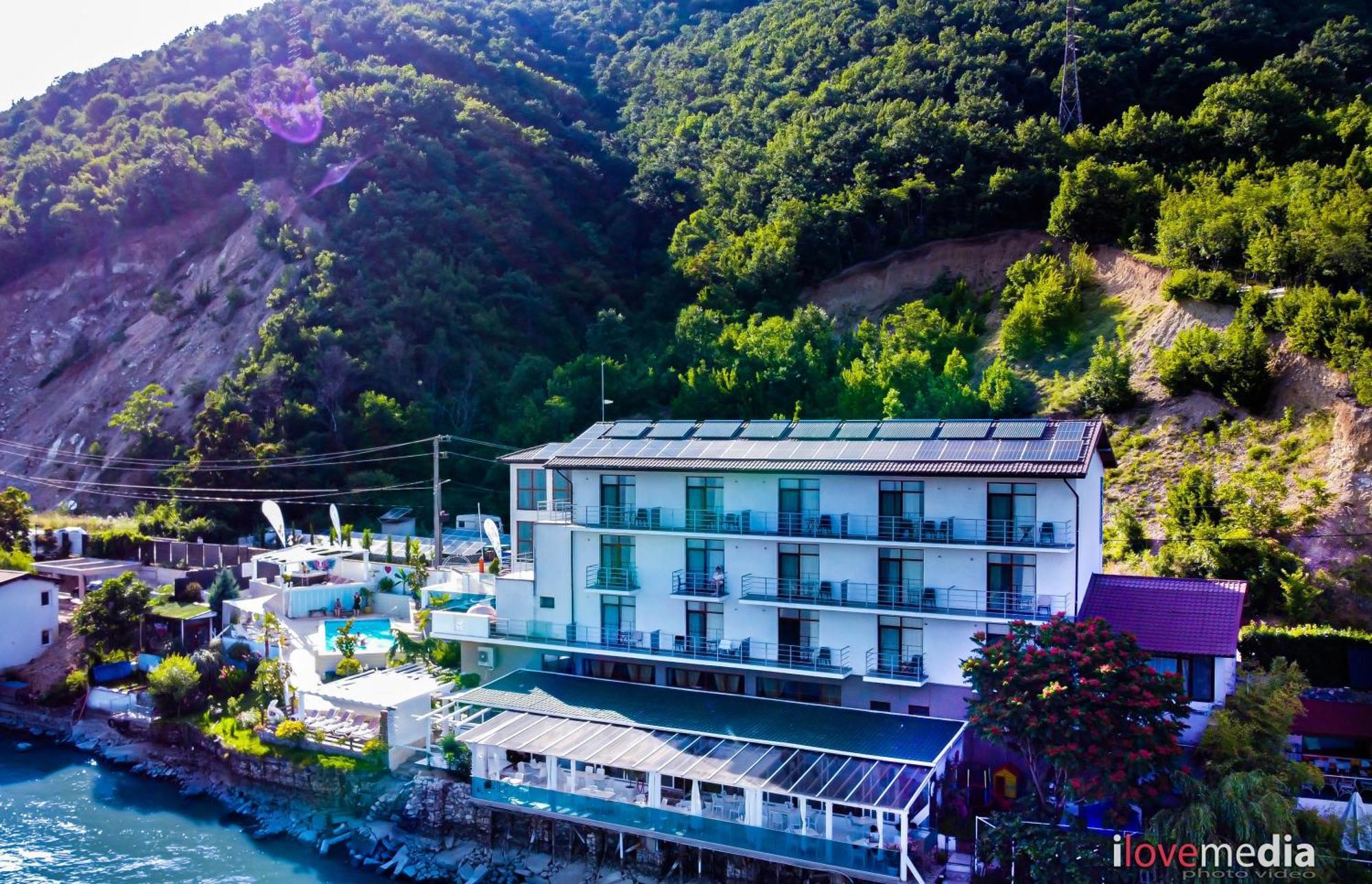 Riviera 990 - Resort & Restaurant Eselnita Exterior foto